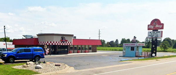 Big Boy Restaurants (Elias Brothers, Elias Bros) - Caro - 1901 W Caro Rd (newer photo)